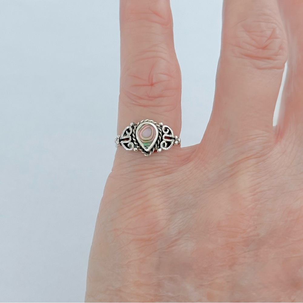 Sterling Silver Teardrop Abalone Ring with Swirls, Pear Shape Rings, Seashells - Picture 8 of 13
